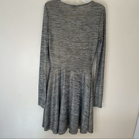 Guess | Small| Dress| Fit and flow - Picture 5 of 15